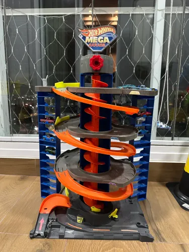 Mega Garagem Hot Wheels - Seminova
