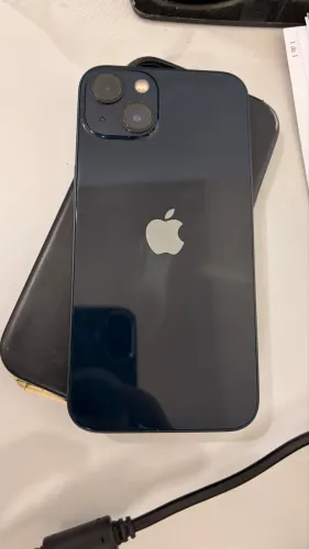 iPhone 13 semi novo 
