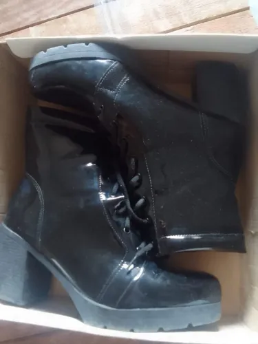 Bota cuturno usada 1x Tam 40 peq...há outros modelos e tamanhos ZAP *