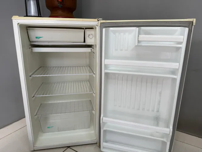 Geladeira 120L