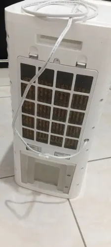 Vendo esse climatizador marca Britânia 4 em 1 capacidade de 5 litros de agua,