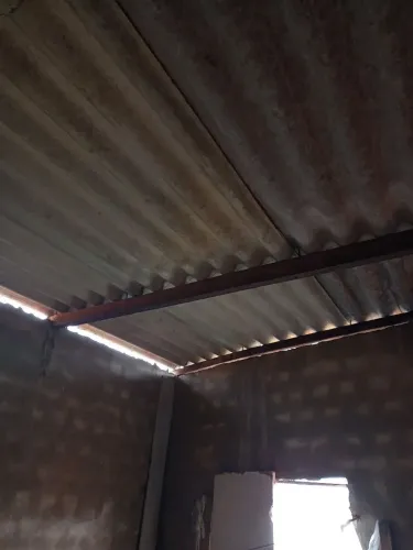 Vendo uma casa primeiro andar