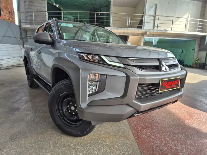 Mitsubishi L200 Trit. S.out. GLS 2.4 CD Diesel Aut. 2025