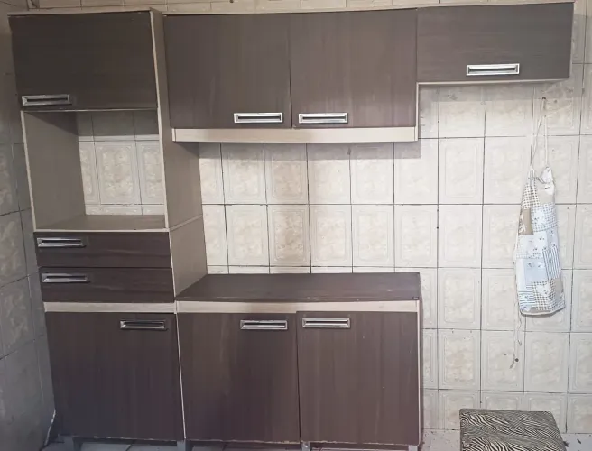 Armário usado com desgaste