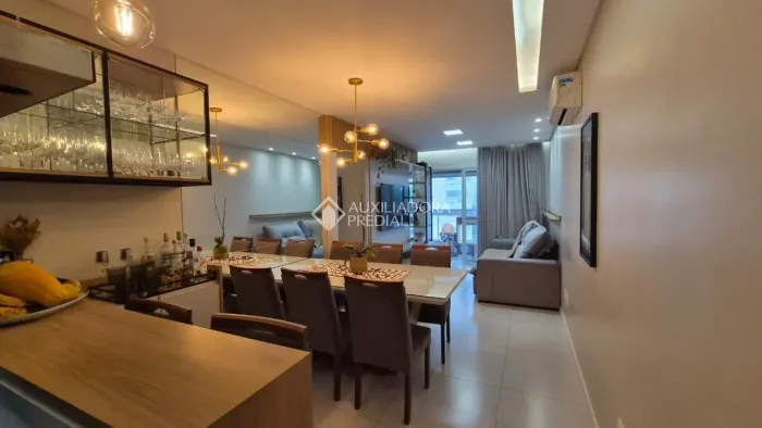APARTAMENTO À VENDA COM 3 DORMITÓRIOS E VISTA PARA O MAR EM BARREIROS - SÃO JOSÉ/SC | LAZE