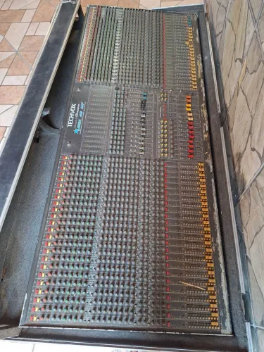 Mesa de som