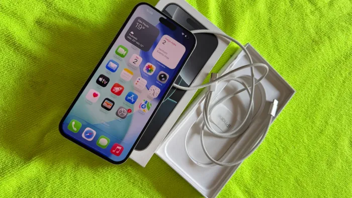 iPhone 16 pro max 256GB Branco.