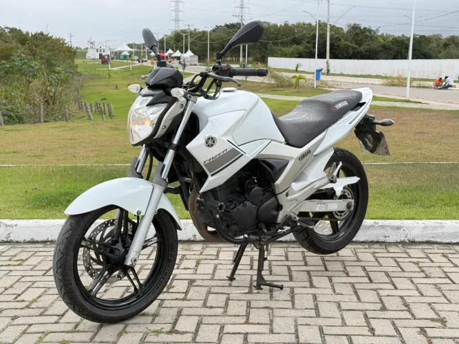 Fazer 250 2014 - Branca