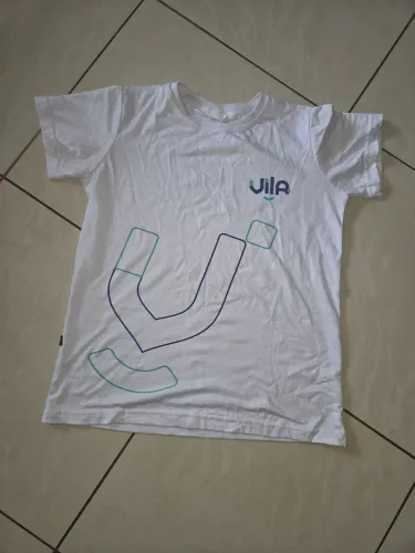Blusa Colégio Vila - Usado apenas 4 meses - Ótimo estado