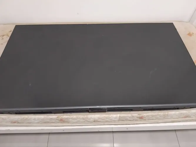 Tv tcl 65 polegadas,retiradas de peças, tela trincada