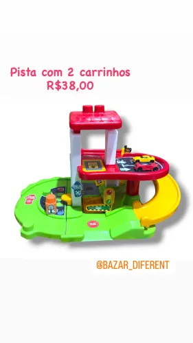 Pista com 2 carrinhos