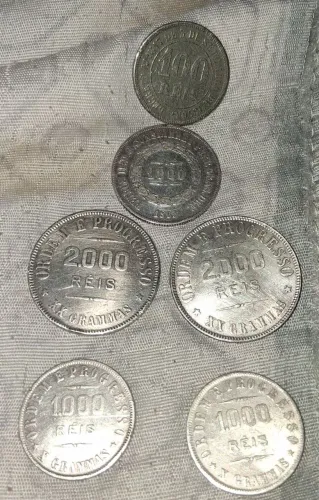 Moedas antigas de prata