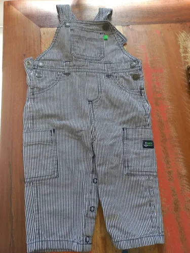 Jardineira infantil para meninos - Carters - 12 meses - Em excelente estado 