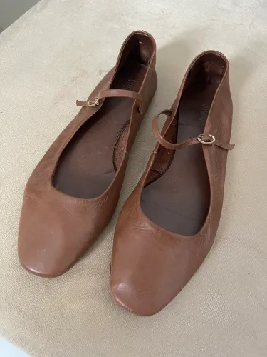 Sapatilha couro estilo bailarina