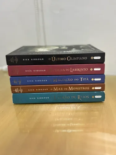COLEÇÃO PERCY JACKSON E OS OLIMPIANOS - COMPLETA
