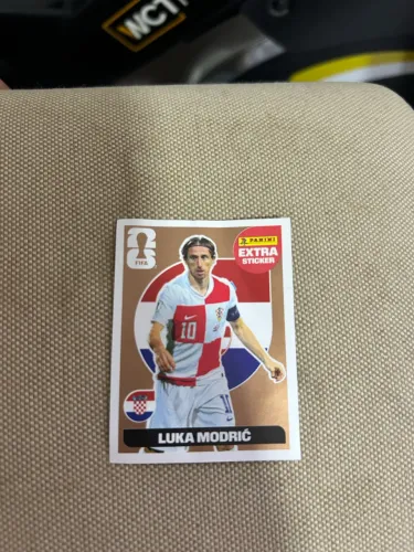 Figurinha extra Golden Luka modric
