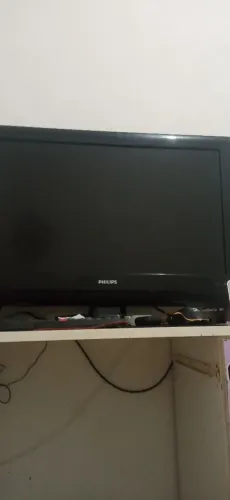 TV LCD PHILIPS 32 " (FUNCIONANDO) valor baixo pra sair logo