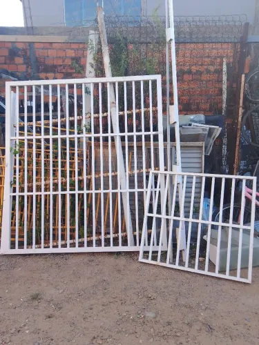 Portão e janelas de alumínio pra venda