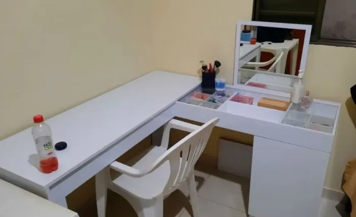 Escrivaninha com penteadeira e espelho