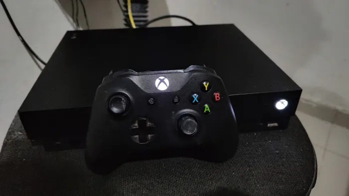 Xbox One X 1TB completo com jogos