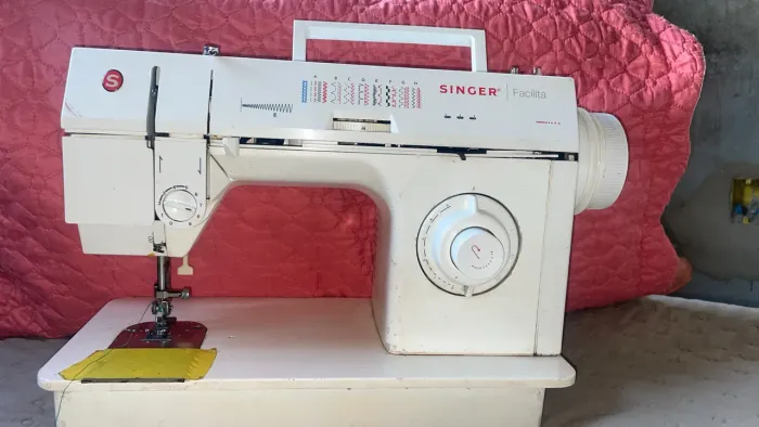 Máquina de costura singer