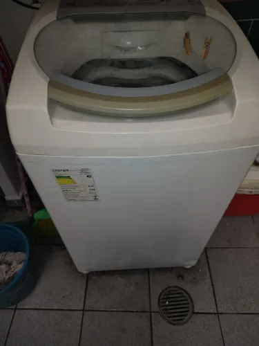 Vende uma máquina de lavar 9k Brastemp em perfeito está tudu ok 