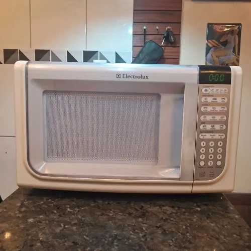 Micro-ondas 31L Eletrolux 