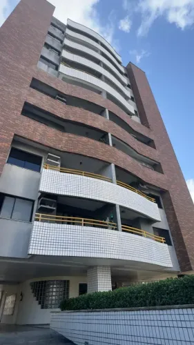 Apartamento de 125 m² no bairro Aldeota, com 3 suítes, 2 vagas e voltado para nascente.