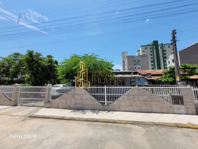 CASA RESIDENCIAL em NAVEGANTES - SC, CENTRO