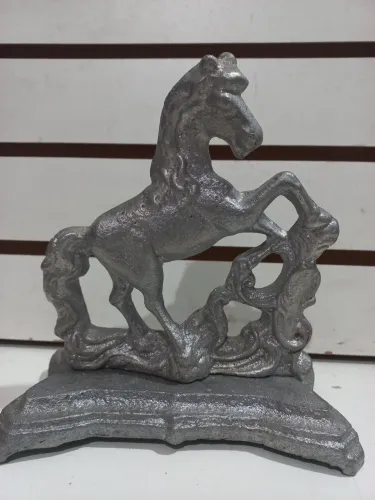 Antigo cavalo liga de metal 15x20