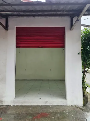 Ponto Comercial - Entrada do Parque São Pedro.