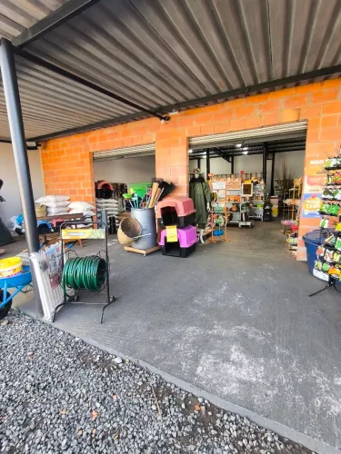 Vendo e TB troco lOJA DE PESCA EQUIPADA e agropecuária!
