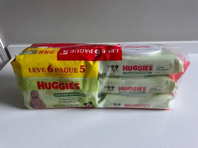 Lenços Umedecidos Huggies Higiene Superior, 6 pacotes com 48 lenços, 288 unidades -Lacrado