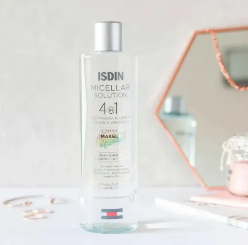 Isdin Água Micelar Novo Micellar Solution Demaquilante 4 em 1 Limpeza Sabonete Facial 400m