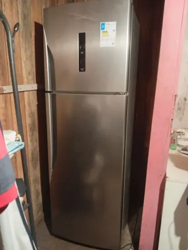 Geladeira inox Panasonic 387 litros