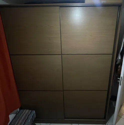 Guarda-roupa portas de correr