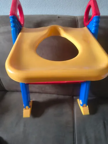 Ascento para banheiro infantil