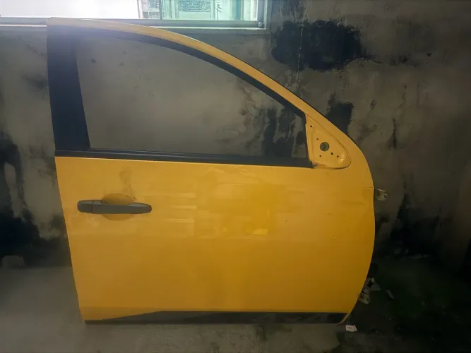 Porta dianteira direita L 200 triton 2023 savana