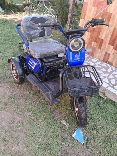 Vende-se triciclo 