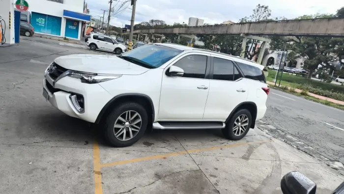 Toyota Hilux SW4 SRX 4X4 2.8 TDI 16V Dies. Aut. 2017
