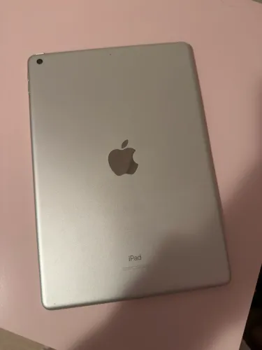 iPad 9 64gb tela quebrada