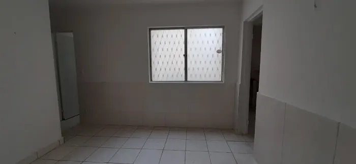 apartamento térreo no condomínio dos ipês, com 02 quartos