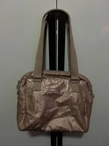 Bolsa Kipling Original Rosa Metálico com Alça Dupla