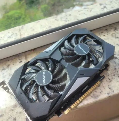 PLACA DE VIDEO GIGABYTE 6GB RAM - FUNCIONANDO PERFEITO