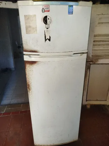 PEÇAS DE GELADEIRA CONSUL (NÃO GELA)