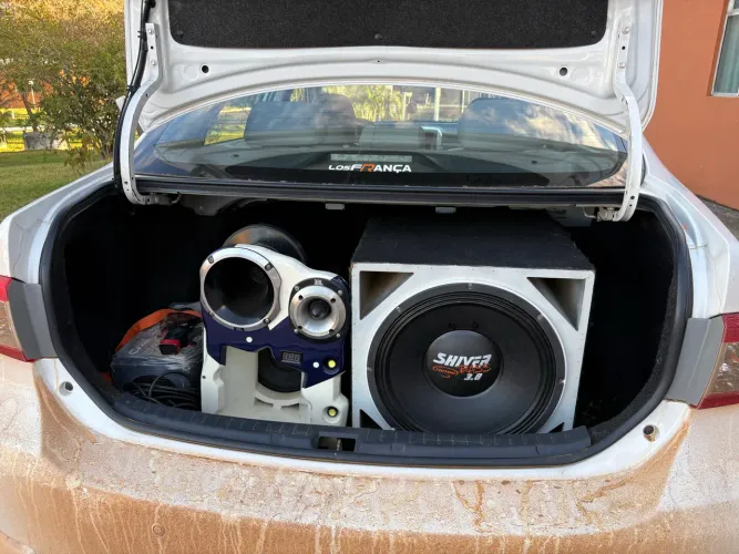 Som automotivo completo