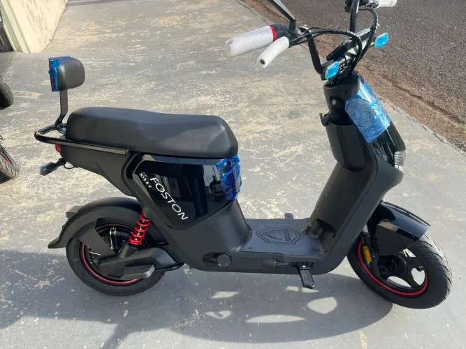 Moto elétrica. Loja física