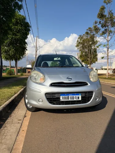 Nissan March SV 1.6 16V Flex Fuel 2013