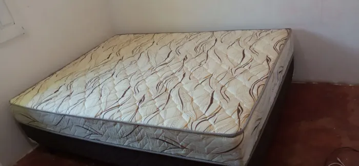 Vendo cama casal Eurosono R$400