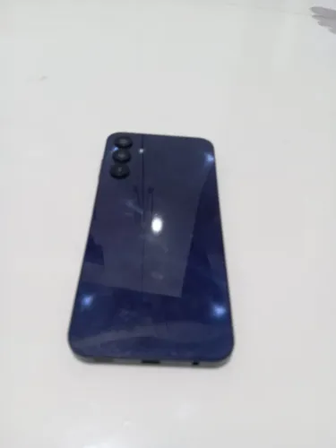 Celular Samsung A15, película trincada, tela normal sem nenhum trinco